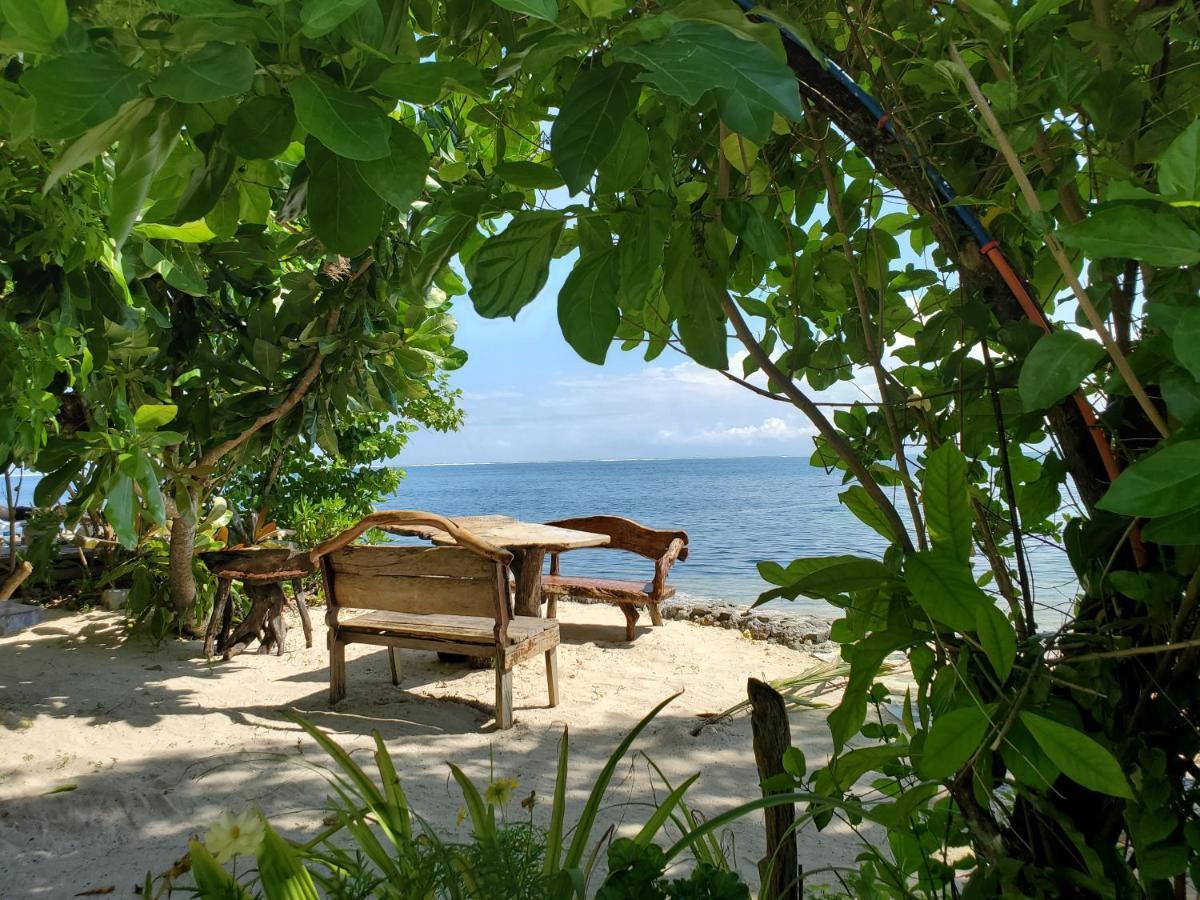 Patrick'S On The Beach Resort General Luna  Kültér fotó